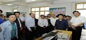 2012年9月14日，中共中央政治局委员、国务委员刘延东（前右二）到鹿寨县黄冕乡黄冕小学调研  （殷武  摄）